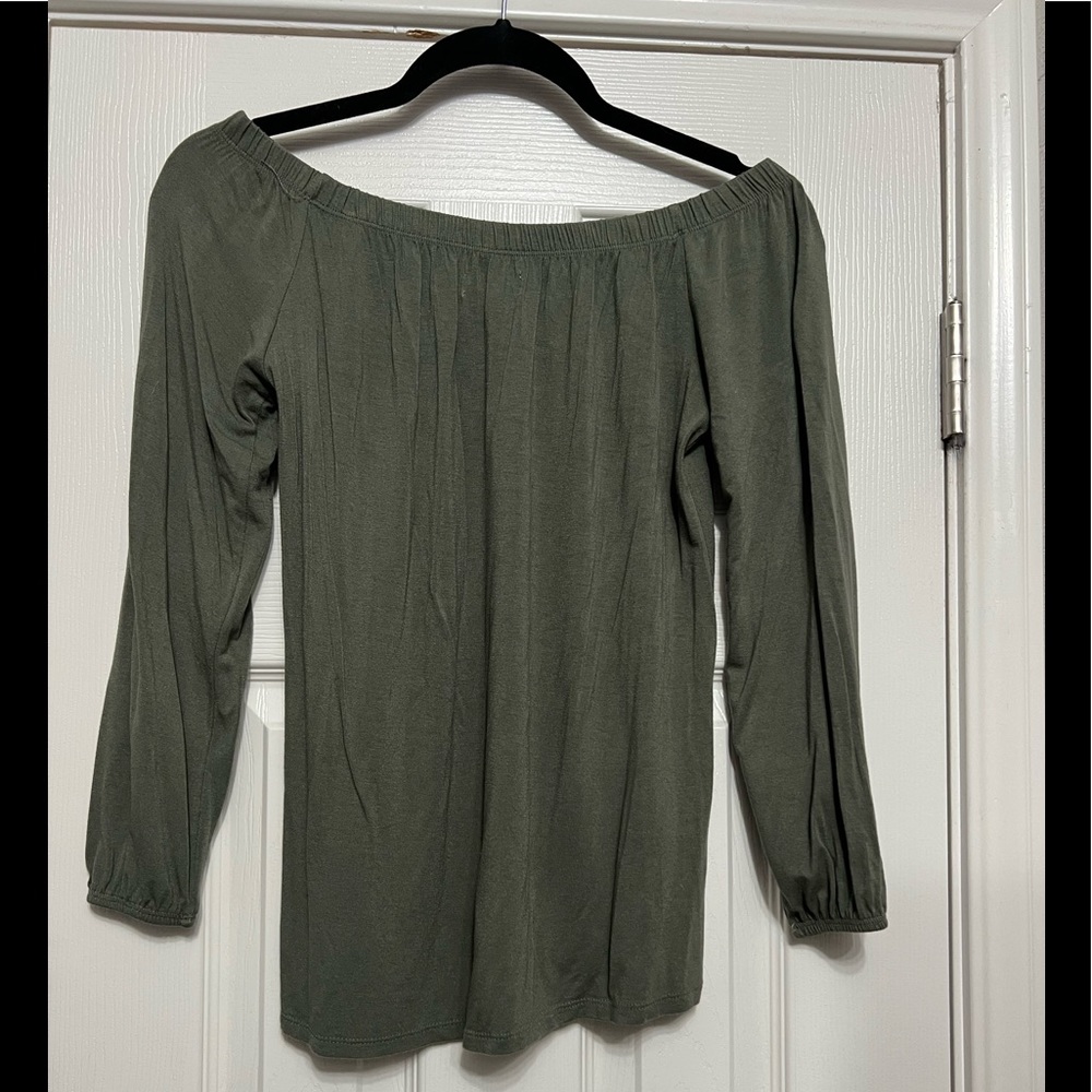 Hollister Olive off the shoulder top - Picture 6 of 6